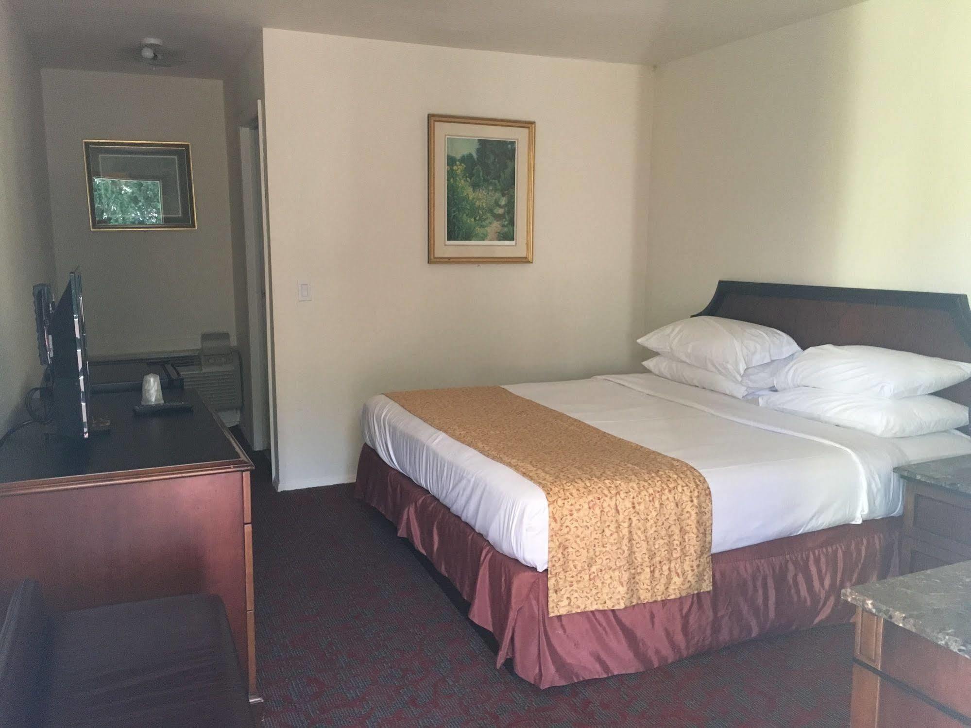 Waterford Inn Экстерьер фото